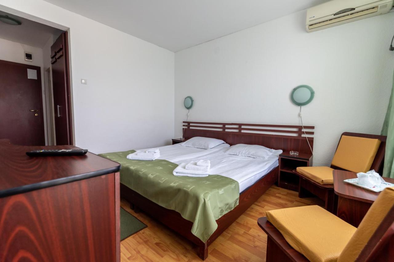 Hotel Capitol Jupiter Zewnętrze zdjęcie